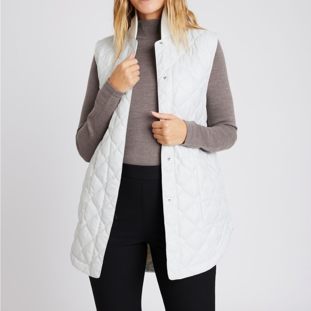 Kit and Ace Vest in Whisper Size M
